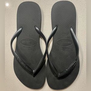 Haviana Flip Flops Color: Black Size: 39-40 (8-9)